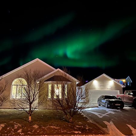 4-Bedroom Villa With Private Gym And Hot-Tub Рейкьявик Экстерьер фото
