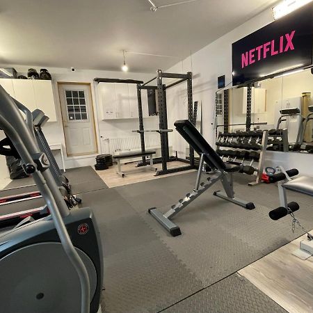 4-Bedroom Villa With Private Gym And Hot-Tub Рейкьявик Экстерьер фото