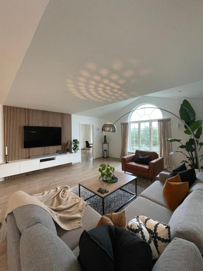 4-Bedroom Villa With Private Gym And Hot-Tub Рейкьявик Экстерьер фото